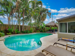 Tropical Waters Hideaway - Pool Tiki & Lounge